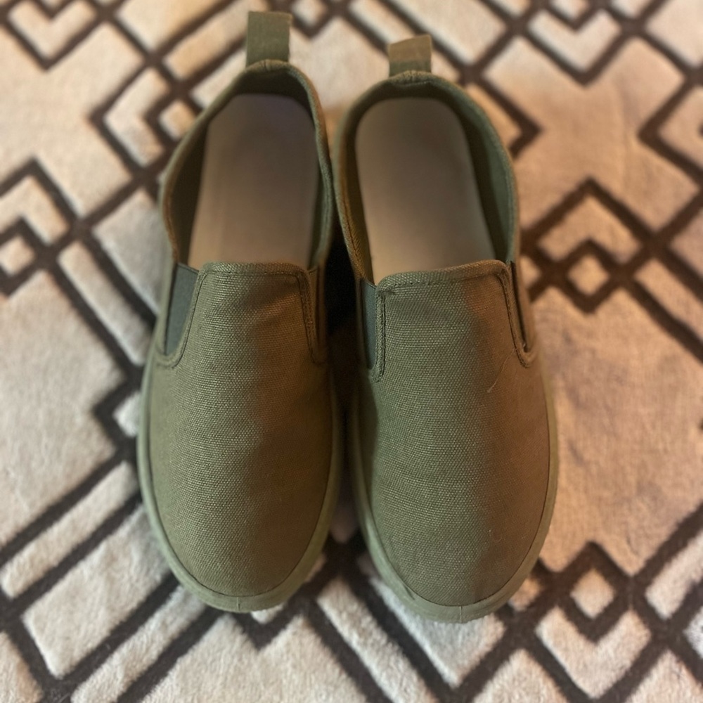Olive Green Slip-On Shoes Unisex Size 8Women.
